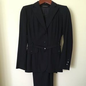 Annex Designer Woman’s Suit